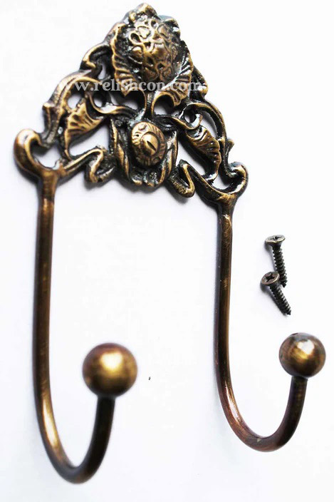 <span style="margin: 0px 0px 5px 0px; font-weight: 600;">R-3511</span><br />Victorian Twice Hooks